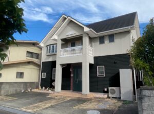 ガルグレー・チャコール
高松市　外壁塗装　ツートンカラー