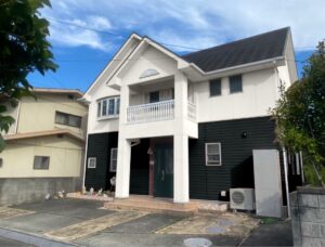 チャコール・クールホワイト
高松市　外壁塗装　ツートンカラー