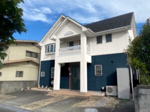 マウンテンブルー・クールホワイト
高松市　外壁塗装　ツートンカラー